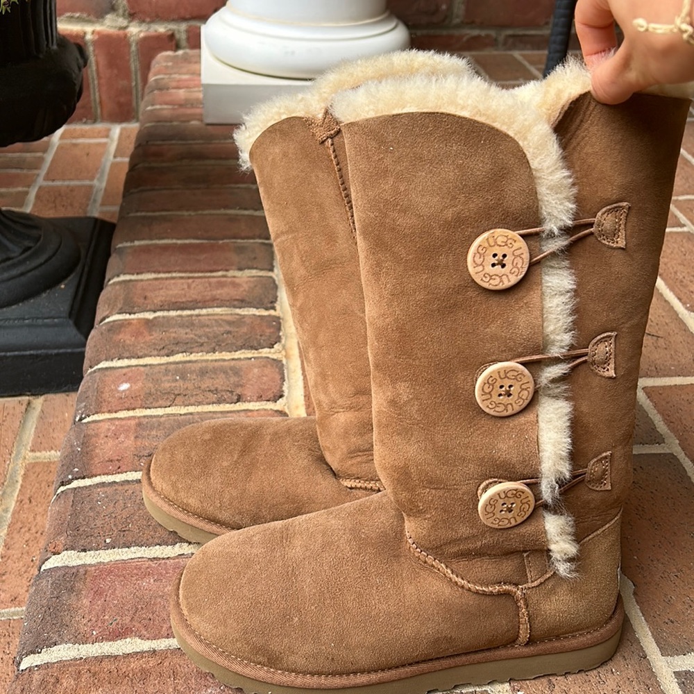 UGG - Bailey Suede Button Triplet II Cold Weather Tall Boots - Chestnut